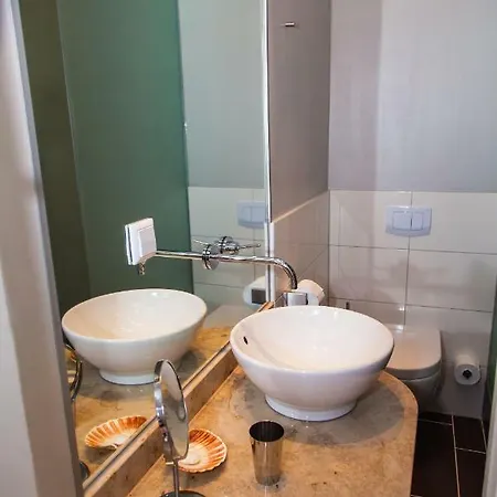 Heiligenthaler Hof 公寓式酒店 朗道因德普法尔茨