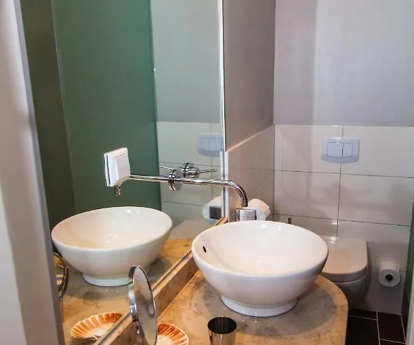 Heiligenthaler Hof 公寓式酒店 朗道因德普法尔茨